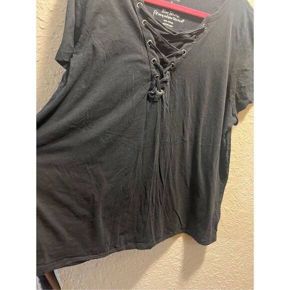 Torrid Black Classic Fit T-Shirt Woman’s Size 3 - Picture 4 of 9
